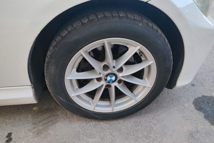 Used BMW 3 Series 2011 318i Leading Model Right Front Wheel Hub