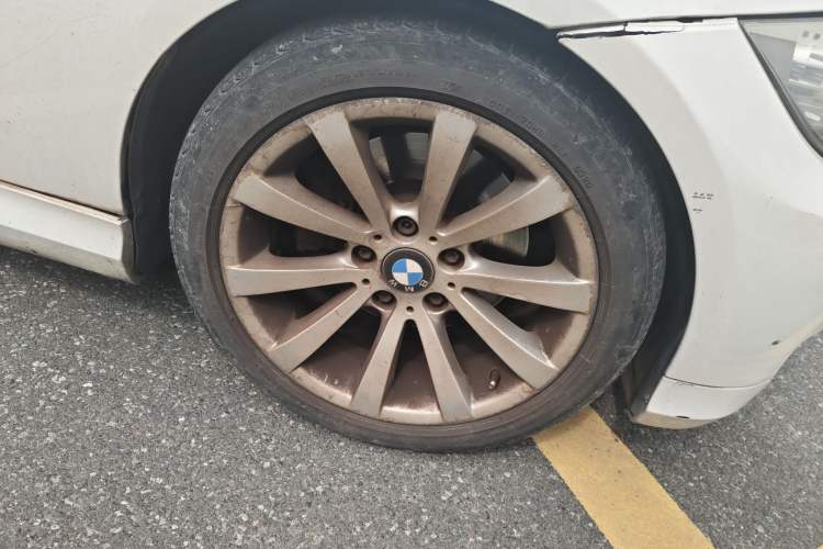Used BMW 3 Series 2011 325i Sport Edition Right Front Wheel Hub