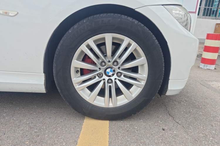 Used BMW 3 Series 2011 320i Sport Edition Right Front Wheel Hub
