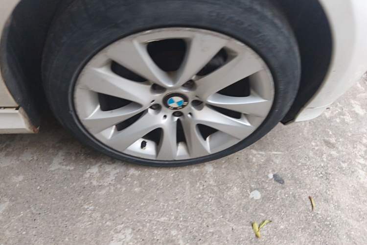 Used BMW 3 Series 2011 320i Luxury Edition Right Front Wheel Hub