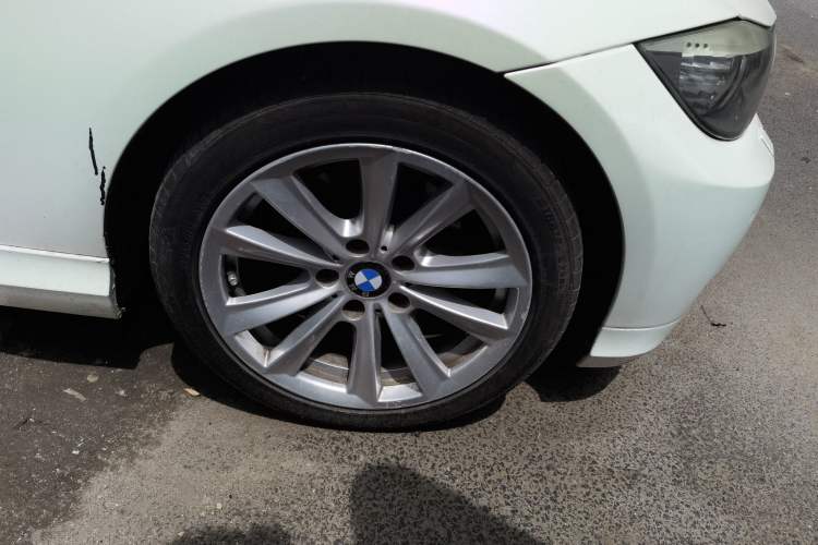Used BMW 3 Series 2011 320i Luxury Edition Right Front Wheel Hub