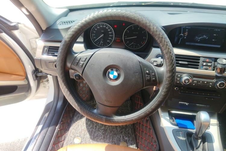 Used BMW 3 Series 2011 320i Luxury Edition Steering Wheel