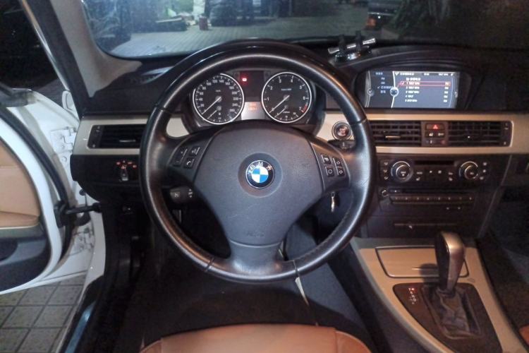 Used BMW 3 Series 2011 320i Luxury Edition Steering Wheel