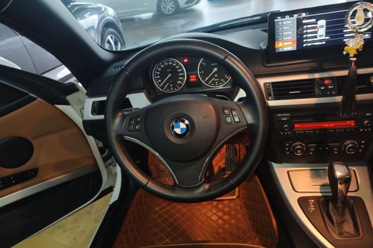 Used BMW 3 Series 2011 320i Convertible Coupe Steering Wheel