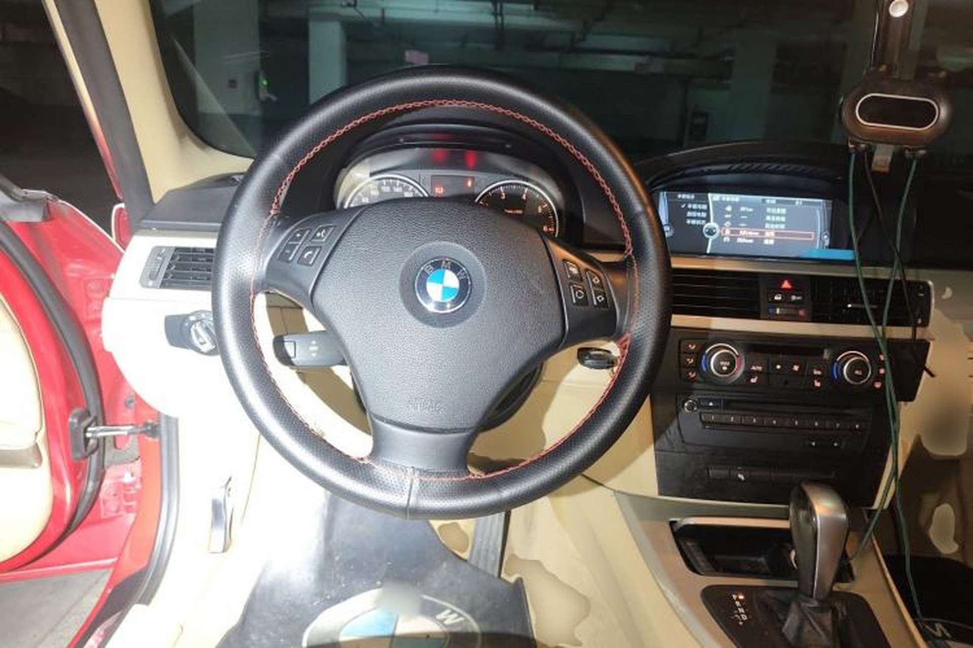 Used BMW 3 Series 2011 320i Luxury Edition Steering Wheel