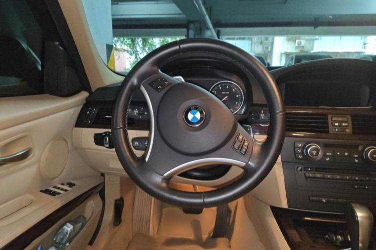 Used BMW 3 Series 2011 325i Luxury Edition Steering Wheel