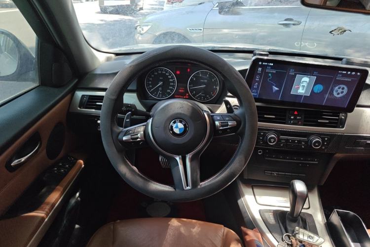 Used BMW 3 Series 2011 320i Luxury Edition Steering Wheel