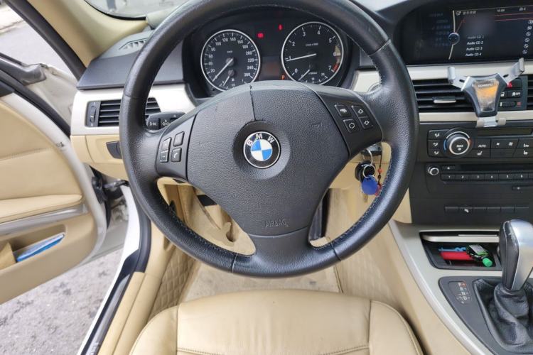 Used BMW 3 Series 2011 320i Luxury Edition Steering Wheel