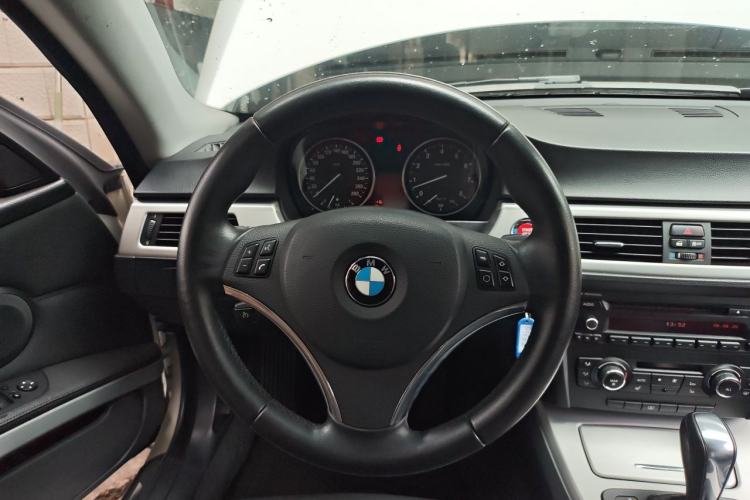 Used BMW 3 Series 2011 325i two-door coupe Steering Wheel