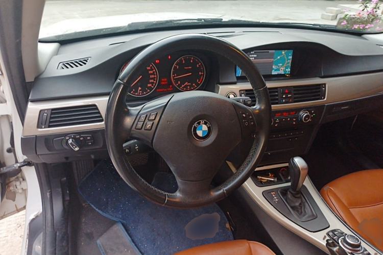 Used BMW 3 Series 2011 320i Luxury Edition Steering Wheel