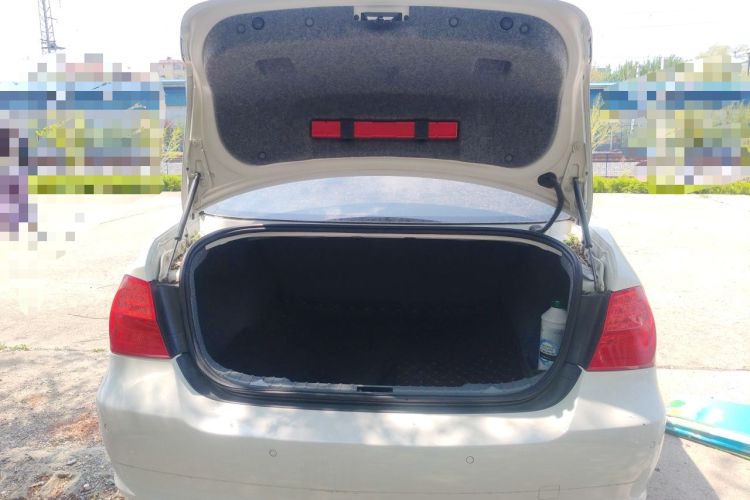 Used BMW 3 Series 2011 320i Luxury Edition Trunk
