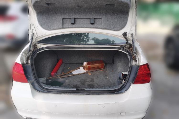 Used BMW 3 Series 2011 320i Luxury Edition Trunk