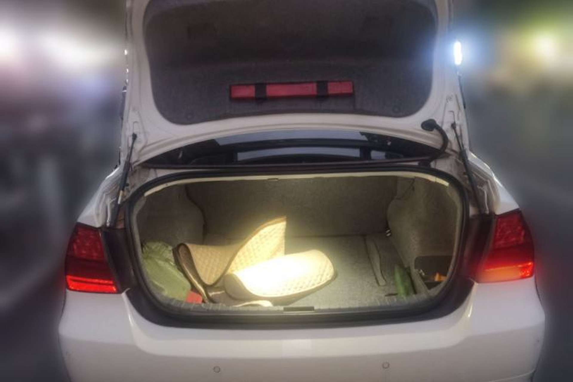 Used BMW 3 Series 2011 320i Sport Edition Trunk