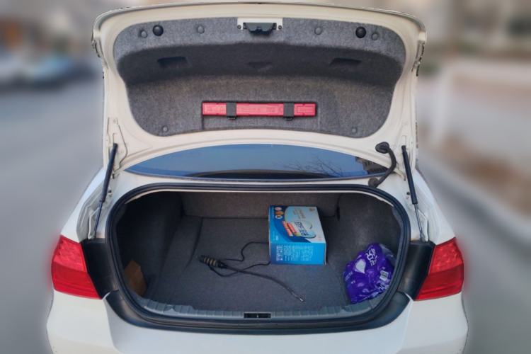 Used BMW 3 Series 2011 318i Leading Model Trunk