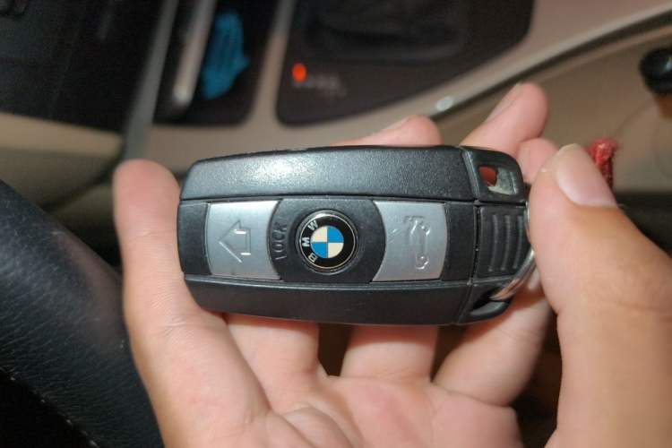 Used BMW 3 Series 2011 320i Luxury Edition Vehicle Key
