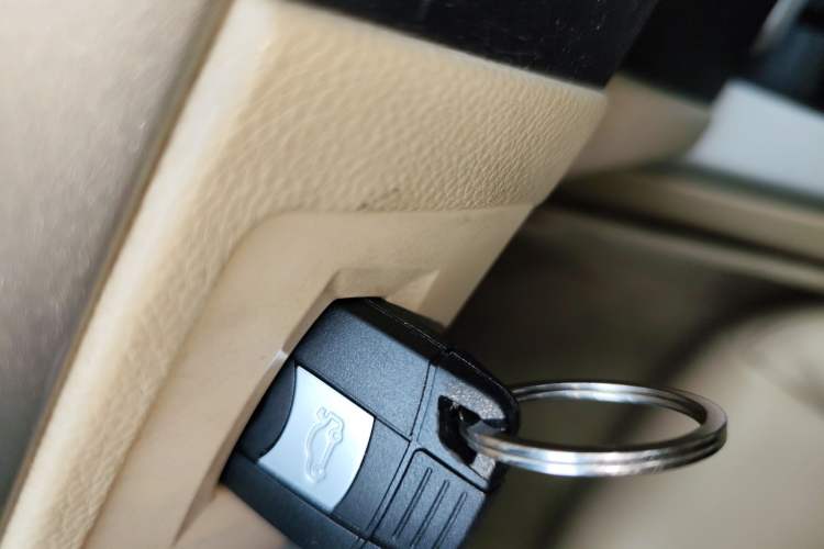 Used BMW 3 Series 2011 320i Luxury Edition Vehicle Key