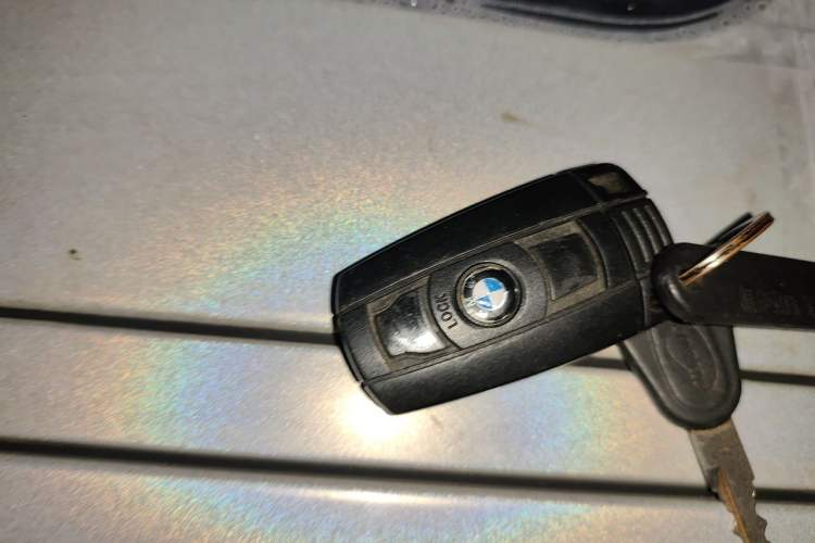 Used BMW 3 Series 2011 320i Sport Edition Vehicle Key