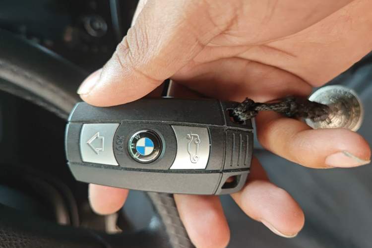 Used BMW 3 Series 2011 320i Sport Edition Vehicle Key