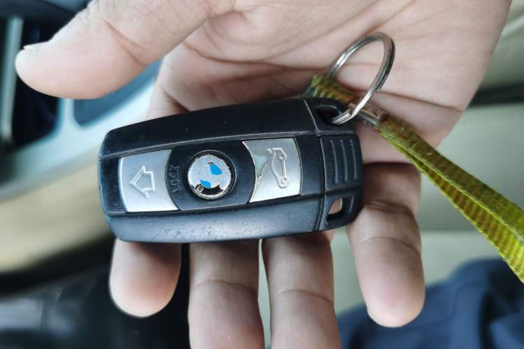 Used BMW 3 Series 2011 320i Luxury Edition Vehicle Key