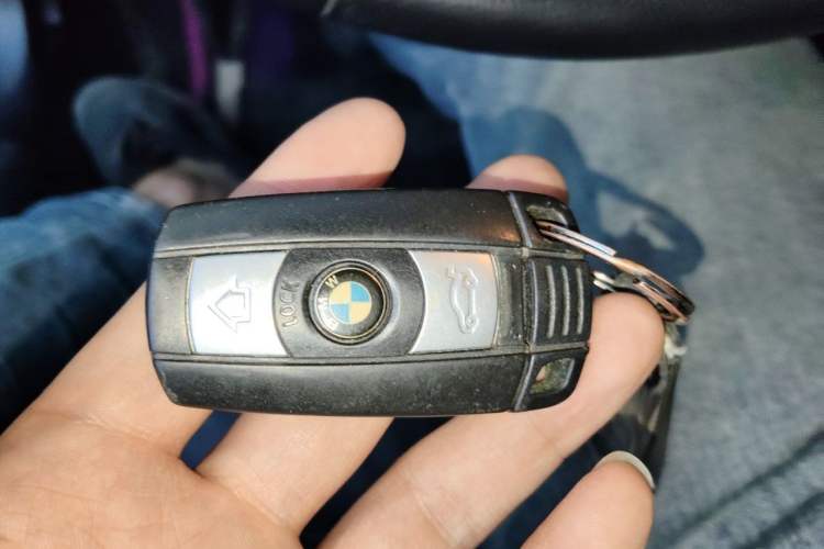 Used BMW 3 Series 2011 320i Luxury Edition Vehicle Key