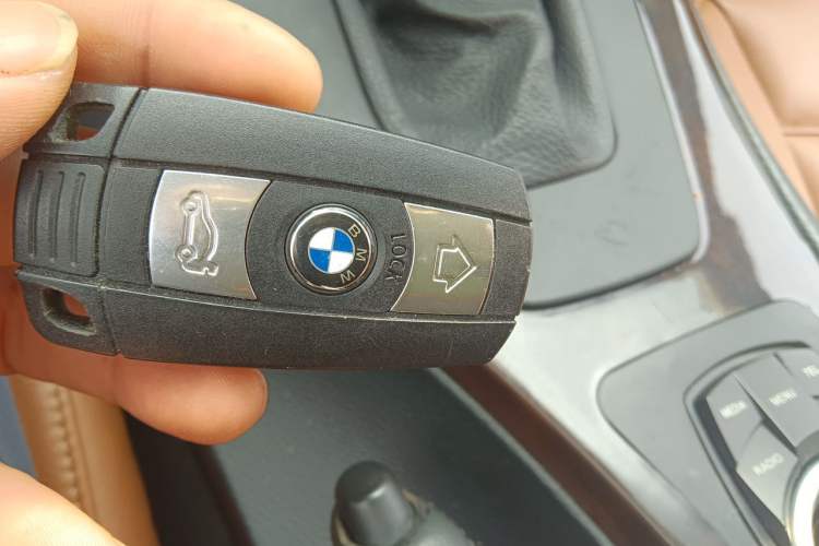 Used BMW 3 Series 2011 320i Sport Edition Vehicle Key