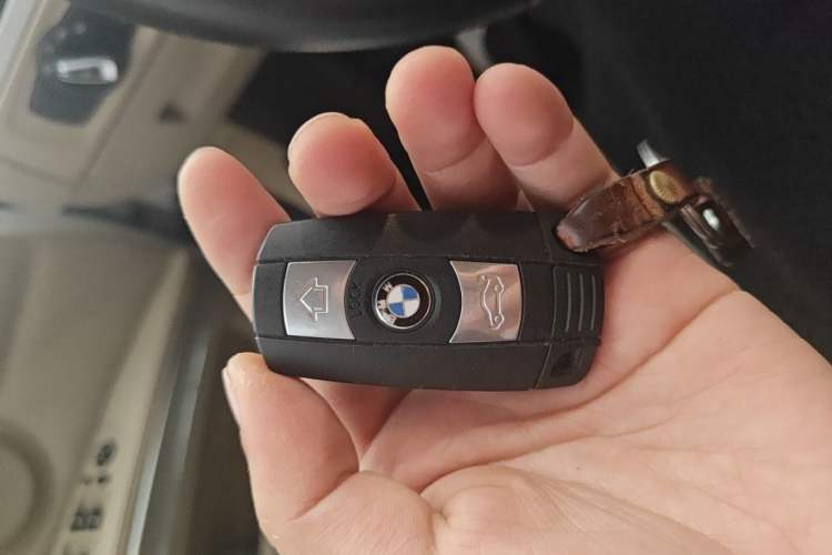 Used BMW 3 Series 2011 320i Luxury Edition Vehicle Key