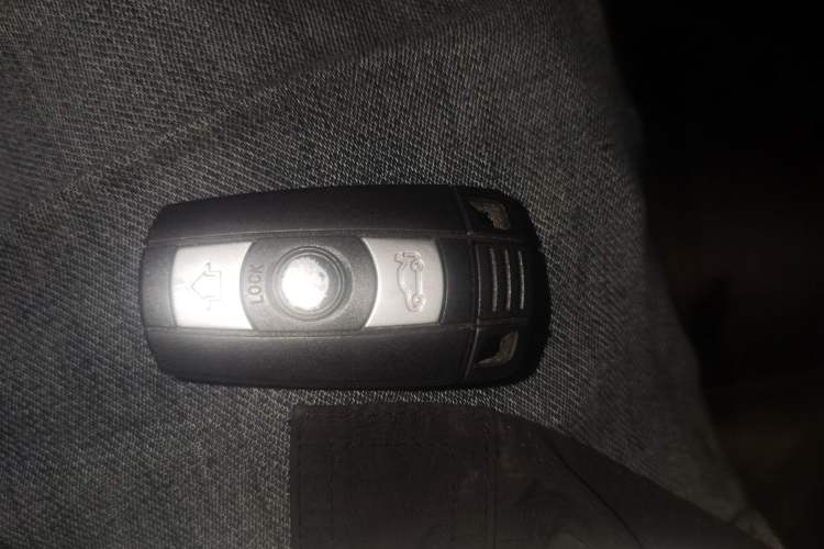 Used BMW 3 Series 2011 320i Sport Edition Vehicle Key