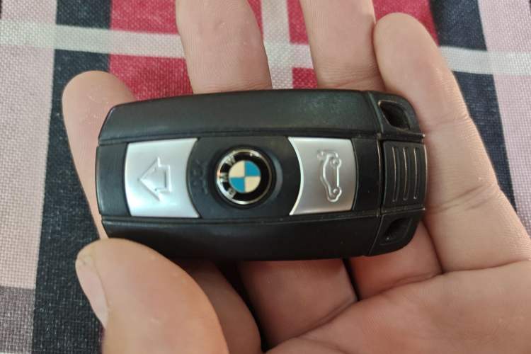 Used BMW 3 Series 2011 320i Luxury Edition Vehicle Key