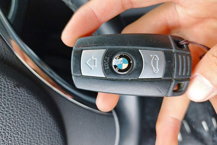 Used BMW 3 Series 2011 320i Coupe Vehicle Key