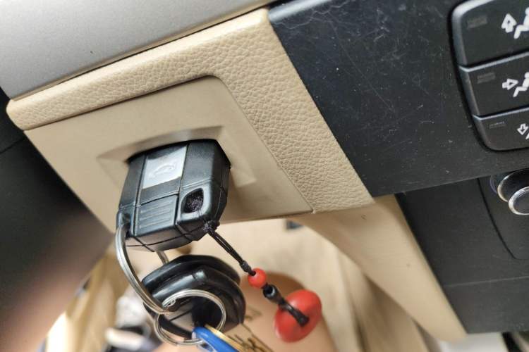 Used BMW 3 Series 2011 320i Luxury Edition Vehicle Key