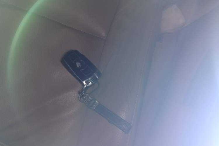 Used BMW 3 Series 2011 320i Sport Edition Vehicle Key
