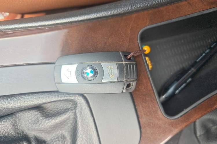 Used BMW 3 Series 2011 320i Sport Edition Vehicle Key