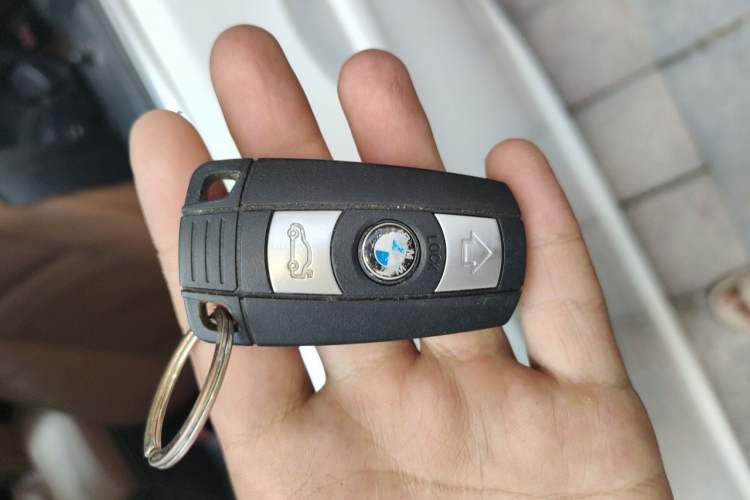 Used BMW 3 Series 2011 325i Convertible Coupe Vehicle Key