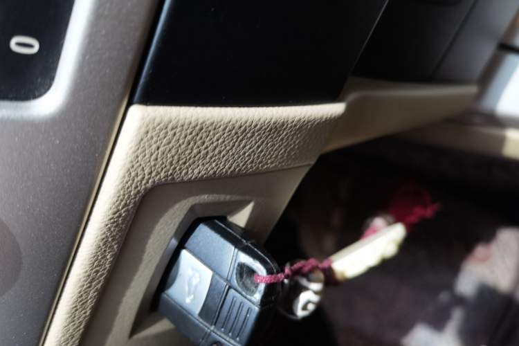 Used BMW 3 Series 2011 320i Luxury Edition Vehicle Key