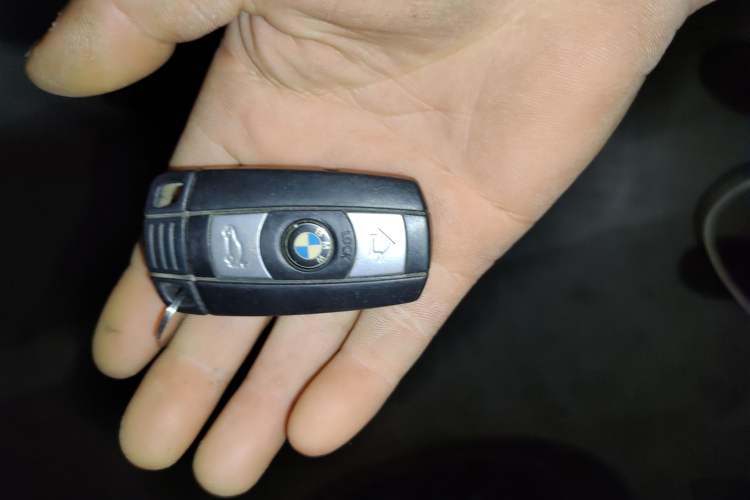 Used BMW 3 Series 2011 320i Convertible Coupe Vehicle Key