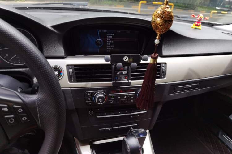 Used BMW 3 Series 2011 320i Luxury Edition Audio And AC Panel