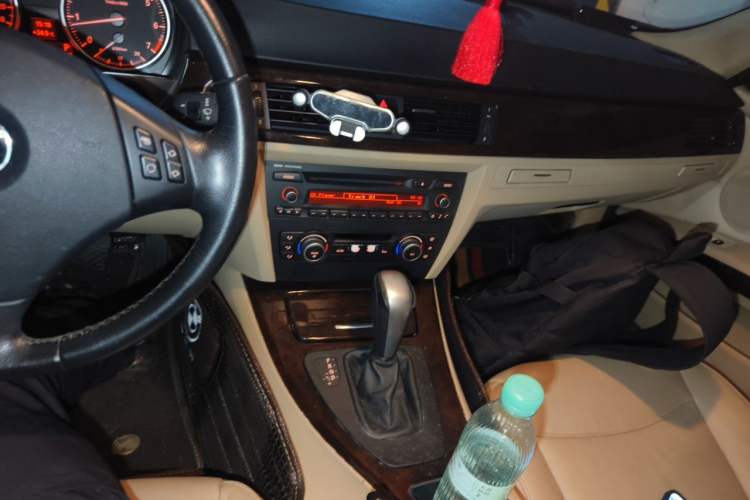 Used BMW 3 Series 2011 320i Sport Edition Audio And AC Panel