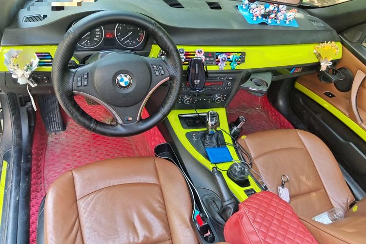 Used BMW 3 Series 2011 325i Convertible Coupe Center Console