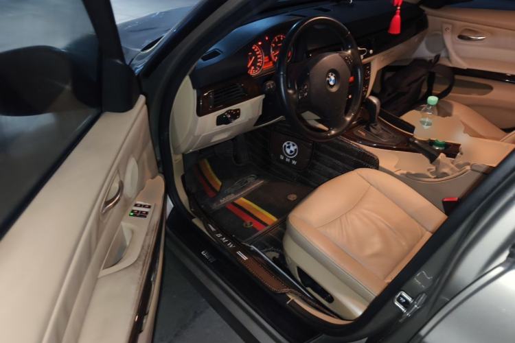 Used BMW 3 Series 2011 320i Sport Edition Driver Seat