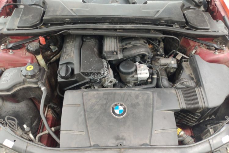 Used BMW 3 Series 2011 320i Luxury Edition Engine Bay