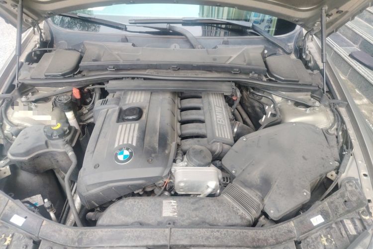 Used BMW 3 Series 2011 325i Sport Edition Engine Bay