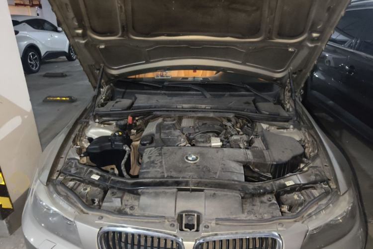 Used BMW 3 Series 2011 320i Sport Edition Engine Bay