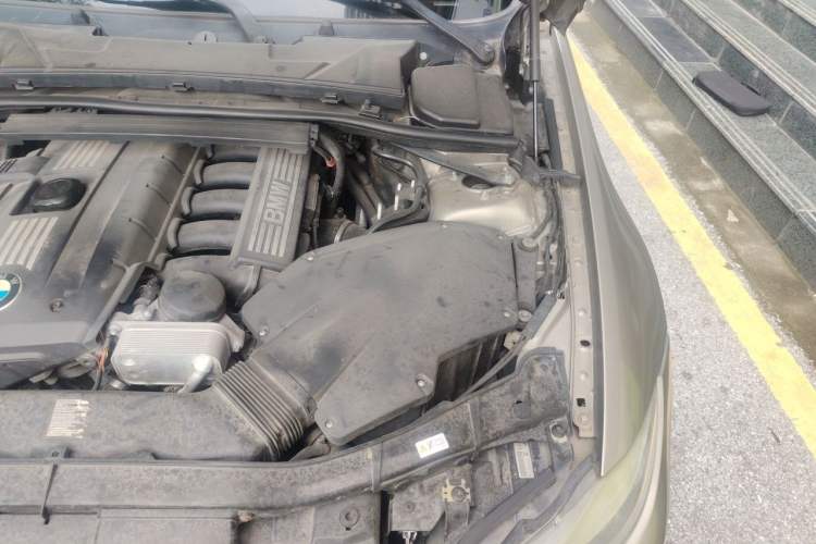 Used BMW 3 Series 2011 325i Sport Edition Engine Bay Left