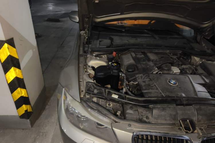 Used BMW 3 Series 2011 320i Sport Edition Engine Bay Right