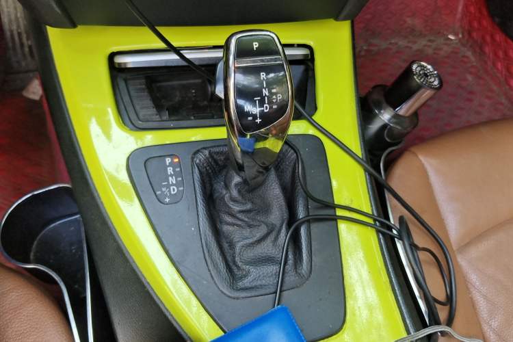 Used BMW 3 Series 2011 325i Convertible Coupe Gear Lever