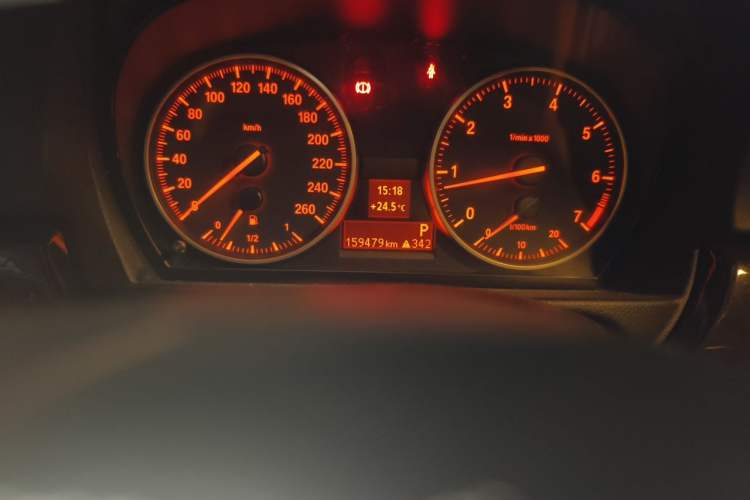 Used BMW 3 Series 2011 320i Sport Edition Odometer Close Up