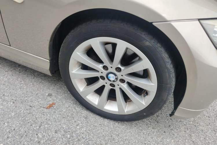 Used BMW 3 Series 2011 325i Sport Edition Right Front Wheel Hub