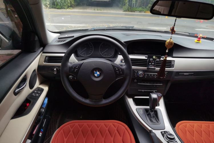 Used BMW 3 Series 2011 320i Luxury Edition Steering Wheel