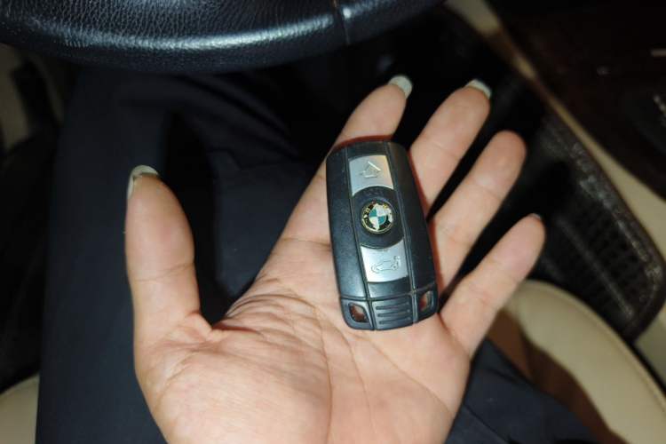 Used BMW 3 Series 2011 320i Sport Edition Vehicle Key