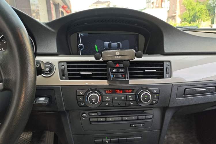 Used BMW 3 Series 2012 320i Luxury Edition Audio And AC Panel